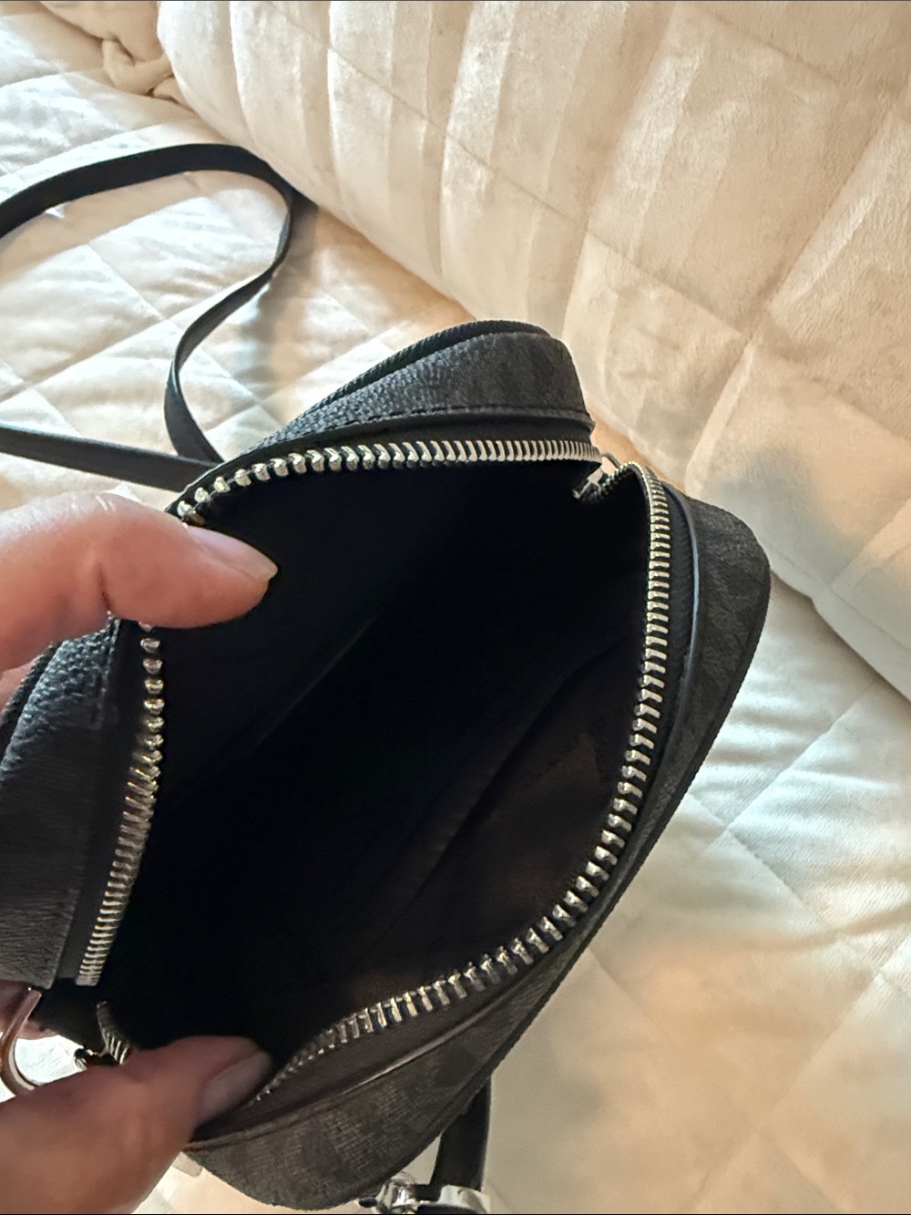Michael Kors Black & Silver Signature Logo Crossbody with Silver Chain Purse - Picture 4 of 6